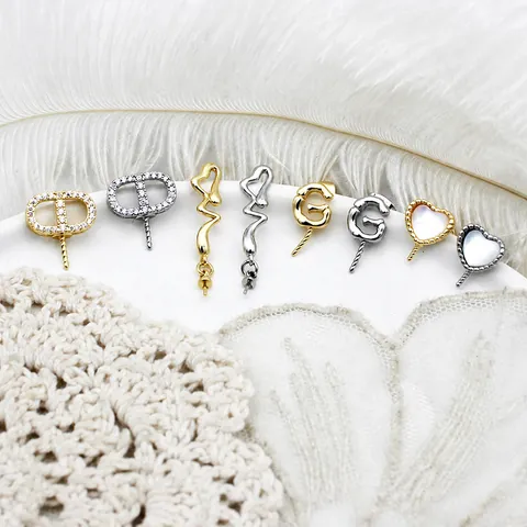 Accesorios para Pendientes DIY de Cobre Chapado en Oro 18K Corazón Letra Con Poste de Plata de Ley 925 Strass Joyería