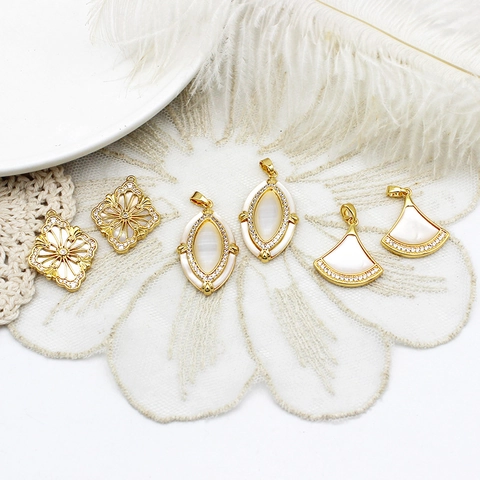 Gold Plated Copper Abalone Shell Mother Of Artificial Pearl Clover Fan Shape Pendants For DIY Jewelry Making Necklace Accessories