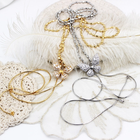 Collier Pendentif Papillon Plume Nœud en Cuivre Plaqué Or 18K pour Femme Strass Perle Artificielle Bijoux de Mode