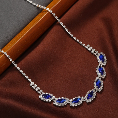 Collier Pendentif en Cristal Artificiel Marquise Bleu Roi Vintage pour Femmes Chaîne de Collier Incrustée de Strass Couleur Argent