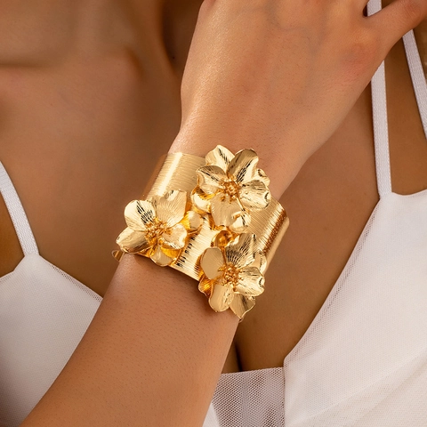 Bracelet Jonc Fleur en Métal Doré Exagéré pour Femme Bracelet de Manchette Fleur Large Ouverture Finition Brossée Luxe