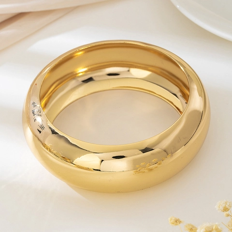 European American Gold Alloy Wide Cuff Bracelet Set For Women Retro Minimalist Plain Open Bangle Fashion Jewelry Accessory