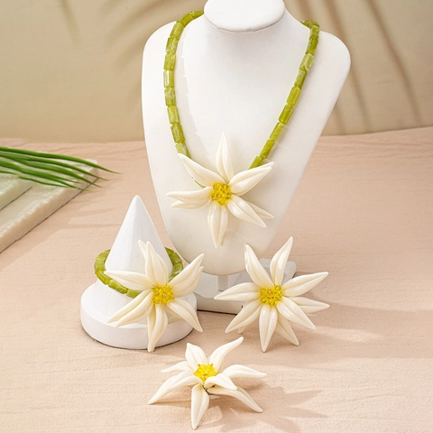 Fresh Sweet Lily Flower Jewelry Set Resin Beaded Necklace Bracelet Earrings Botanical Vacation Beach Style Women Jewelry