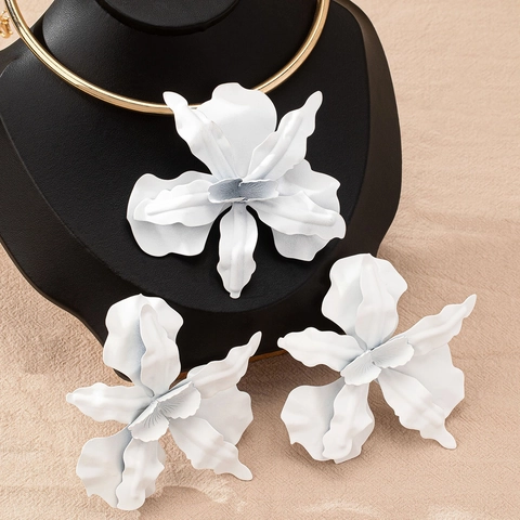 Exaggerated 3D Flower Pendant Choker Necklace Earrings Set Painted Alloy Orchid Petal Statement Jewelry Set For Women