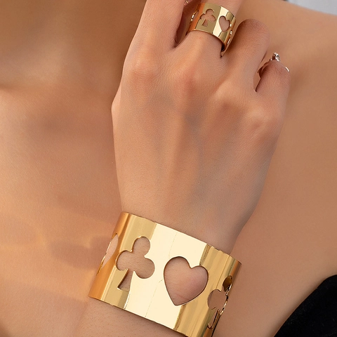 Fashion Gold Color Alloy Hollow Out Heart Poker Suit Jewelry Set For Women Vintage Wide Open Cuff Bracelet And Ring