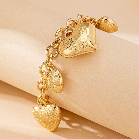 Vintage Elegant Gold Alloy Heart Pendant Bracelet With LOVE Lettering And Rose Relief Chunky O-Chain Bracelet For Women Jewelry