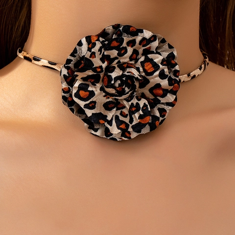 Große Leopardenmuster Stoff Rose Blume Choker Halskette Für Damen Legierung Handgefertigt Verstellbare Halsband Mode Schmuck