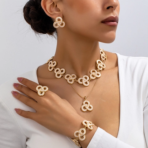 Vintage Alloy Enamel Celtic Knot Jewelry Set For Women Retro Heart Clover Pendant Necklace Earrings Ring Bracelet Set Accessories
