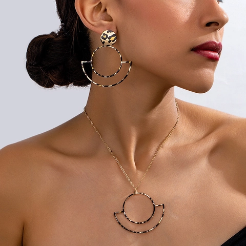 Leopard Print Geometric Jewelry Set Alloy Gold Plated Hollow Circle Pendant Necklace Earrings For Women Fashion Jewelry