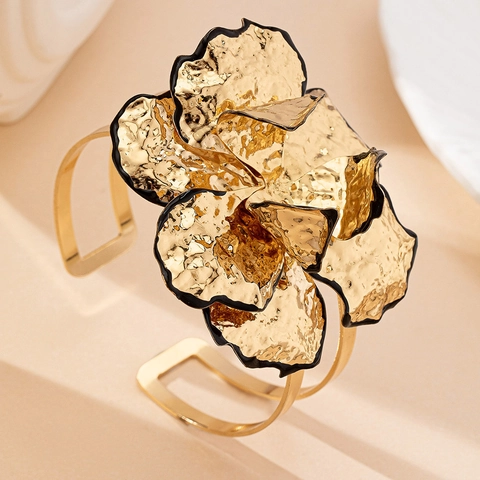 Brazalete de Flor de Camelia Dorado Exagerado Aleación Martillada Con Bordes Negros Para Mujeres Joyería de Moda Fiesta