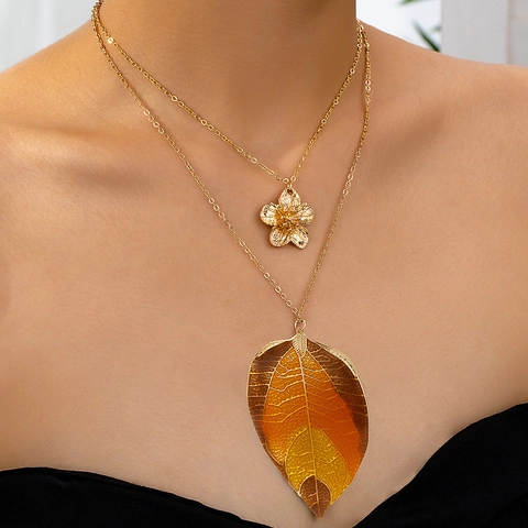Double Layer Gold Alloy Flower Leaf Pendant Necklace Fashion Vintage Enamel Gradient Nature Inspired Jewelry For Women Party