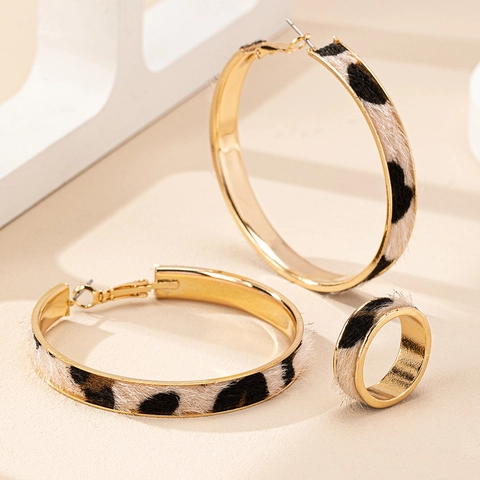 Vintage Alloy Leopard Print Geometric Round Hoop Earrings And Ring Set Fashion Exaggerated Jewelry Suit For Women Party