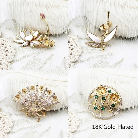 Elegant 18K Gold Plated Copper Brooch For Women Chinese Style Lotus Bamboo Fan Design Rhinestone Shell Inlaid Pin Jewelry