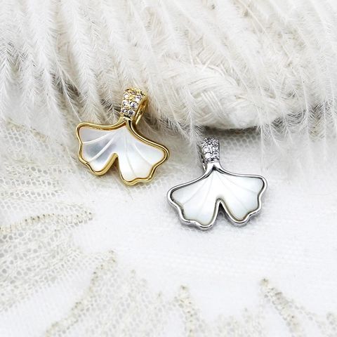 18K Gold Plated Copper Ginkgo Leaf Pendant With Mother Of Artificial Pearl Zircon DIY Jewelry Accessories Fan Shaped Pendants Women