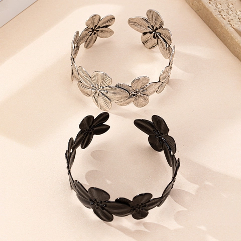 Vintage Alloy Flower Open Cuff Bracelet For Women Elegant Floral Radial Texture Statement Adjustable Fashion Jewelry Wrist Band Gift