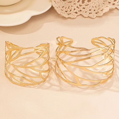 Mujer Moda Exagerada Hoja Hueca Abierta Pulsera Brazalete Aleación Chapada en Oro Ajustable Joyería Bohemia