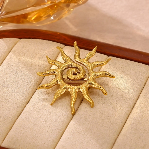 Vintage Stainless Steel Sun Brooch For Women Gold Hammered Spiral Starburst Lapel Pin Accessory For Banquet Party Gift