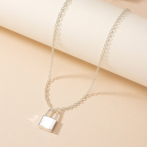 Minimalist Alloy Silver Tone Padlock Pendant Necklace For Women Fashion Geometric Clavicle Chain Jewelry Gift