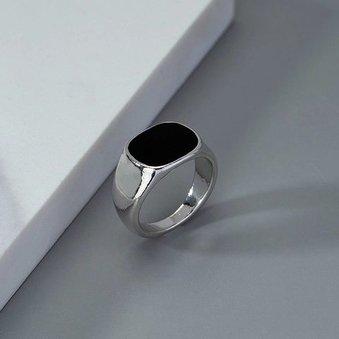 Minimalist Alloy Signet Ring For Men Women Vintage Black Oval Enameled Ring Geometric Hip Hop Industrial Style Jewelry Gift