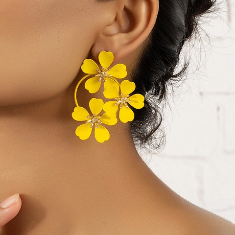 Vintage Matte Alloy Flower Cluster Stud Earrings Large Statement Floral Earrings Red Yellow For Women Fashion Party Jewelry