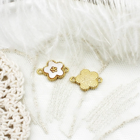 18K Gold Plated Copper Flower Pendant With White Mother Of Artificial Pearl Shell Elegant Beaded Edge DIY Jewelry Making Accessory