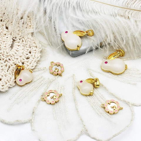 18K Gold Plated Copper Rabbit Mooncake Pendant DIY Jewelry Findings Artificial Pearl Rhinestone Cute Rabbit Animal Charm For Women