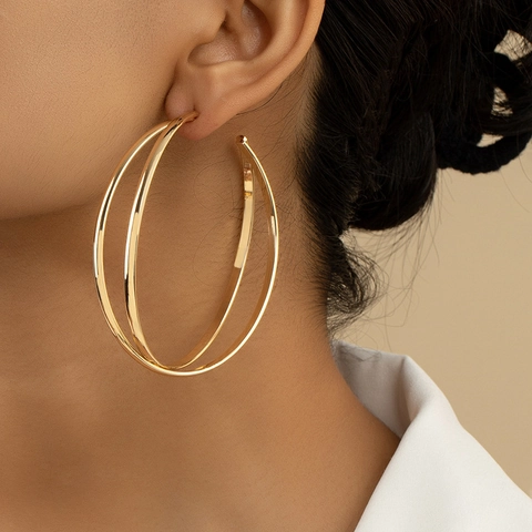 Minimalistische Legierung Geometrische Doppelkreis-Ohrringe Für Damen Mode Vergoldet Große Verflochtene Loop-Schmuck-Accessoire