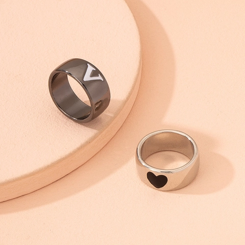 Minimalist Alloy Heart Letter V Couple Rings Unisex Electroplated Hip Hop Fashion Finger Rings Black Silver Daily Accessories Jewelry