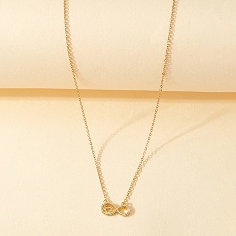 Collier Pendentif Cœur Infini en Alliage d'Or pour Femmes Chaîne en Os de Serpent Minimaliste Bijoux de Mode Cadeau