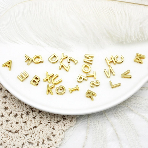 Perles Alphabet en Cuivre Plaqué Or Réel 18K Lettres A-Z 3D Pendentif Accessoires de Fabrication de Bijoux DIY Collier Bracelet