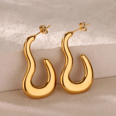 Niche Stainless Steel Geometric Stud Earrings For Women 18K Gold Plated Butterfly Heart Wave Leaf Textured Metal Earrings Jewelry
