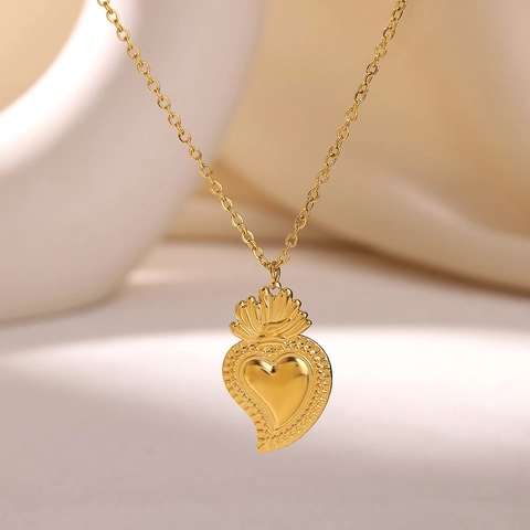 Vintage 304 Stainless Steel Heart Pendant Necklace For Women 18K Gold Plated Sacred Heart Lotus Lips Zirconia Jewelry Gift