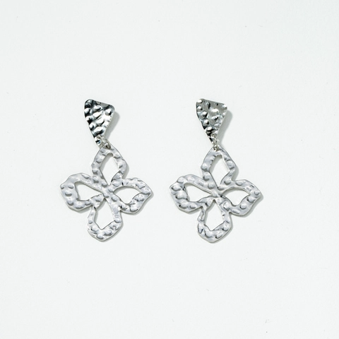 Pendientes Colgantes de Aleación con Flor Martillada para Mujer Patrón de Trébol de Cuatro Hojas Hueco Geométrico Joyería