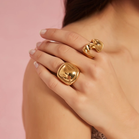Unregelmäßiger Edelstahlring Für Damen Vergoldet Dicker Geometrischer Quadratischer Ring Und Wellenförmiger Fingerring