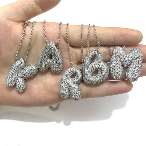 Collana con Pendente a Lettera Bolla Hip Hop Iced Out Zirconia Intarsiata Rame 26 Lettere Iniziali Catena di Künstliche Perle Gioielli Uomo Donna