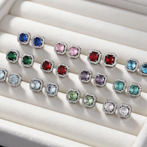 Vierkante Zirconia Oorknopjes Voor Dames Koper Halo-ontwerp Ronde Hoofdsteen Roestvrijstalen Stift Elegante Bruiloft Sieraden
