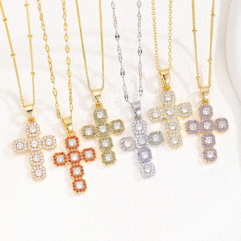 Modische Zirkonia Kreuz Anhänger Legierung Halskette Bunte Kreuz Schmuck Vintage Religiöser Stil Mikro Eingelegte Anhänger Für Damen