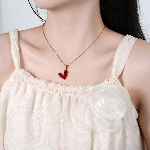 Fashion Stainless Steel Heart Pendant Necklace For Women Light Luxury Enamel Drip Oil Heart Clavicle Chain Jewelry Gift
