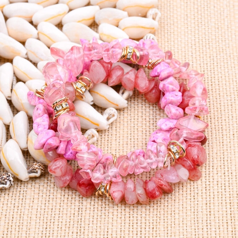Boho Naturstein Splitter Armband Für Damen Unregelmäßiges Kristall Stretch-Armband Mit Goldfarbenen Strass-Zwischenperlen Ethno-Schmuck