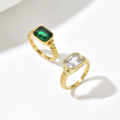 Vintage 14K Vergoldeter Edelstahl Gedrehter Ring Für Damen Smaragdschliff Grün Weiß Zirkonia Rechteckiger Edelstein Ring