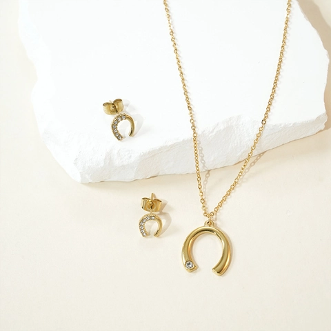 French Style Stainless Steel Gold Horseshoe Pendant Necklace Stud Earring Jewelry Set With Rhinestone Minimalist For Women