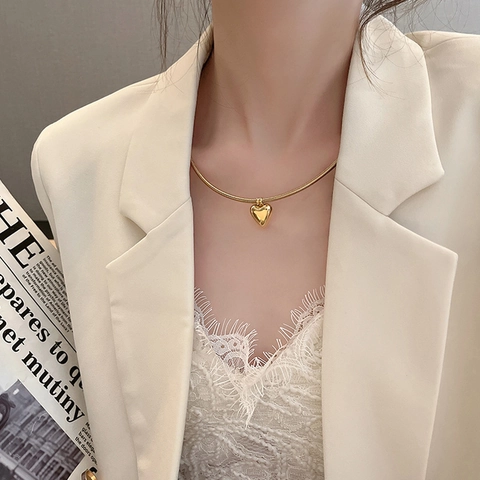 New Chinese Style Hollow Heart Pendant Necklace For Women Titanium Steel Snake Chain Collar Vintage Light Luxury Jewelry