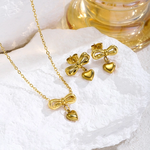 Collier Pendentif Cœur Nœud en Acier Titane Boucles d'Oreilles Clous pour Femmes Plqué Or Bijoux Mode Coréenne
