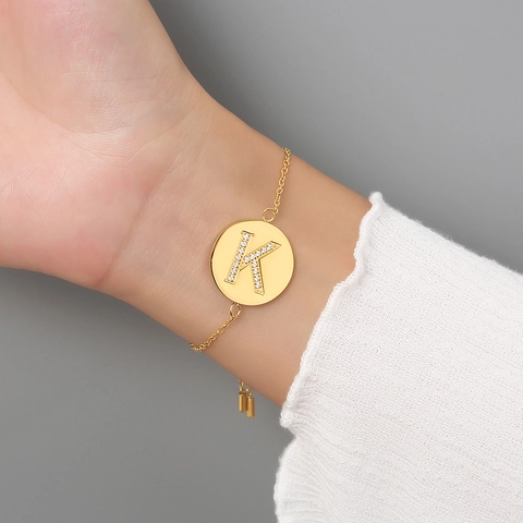 Stainless Steel Initial Letter Round Pendant Bracelet For Women Gold Plated Adjustable Chain Rhinestone Initial Bracelet Jewelry Gift