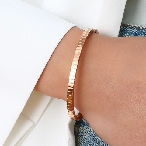 Minimalistischer Edelstahl Gestreifter Armreif 18K Vergoldet Geometrisches Gittermuster Schnalle Manschette Armband Für Damen Schmuck