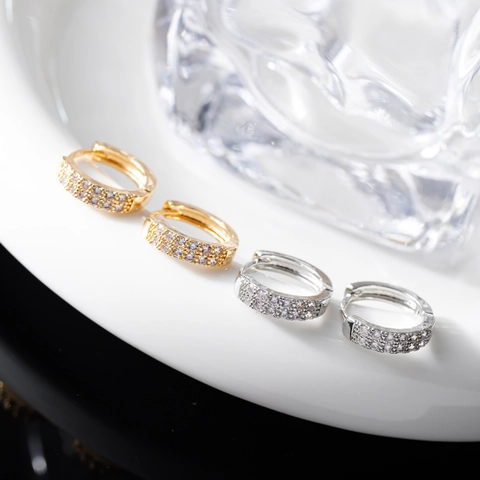 Light Luxury Copper Rhinestone Hoop Earrings For Women Full Diamond Round Geometric Huggie Earrings Gold Silver Jewelry