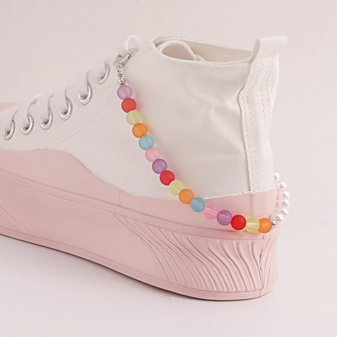 Accessoire de Chaîne de Chaussure en Perles Artificielles et Perles Dépolies Colorées Bohème pour Femmes Décoration de Baskets en Alliage Bijoux DIY Bracelet de Cheville