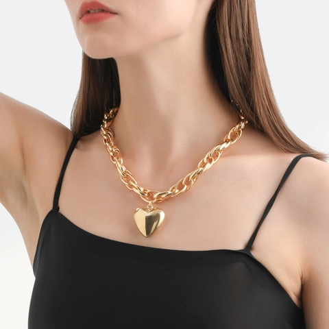 Vintage Chunky O-Chain Heart Pendant Necklace For Women Metal Electroplated Punk Style Statement Jewelry Gold Silver