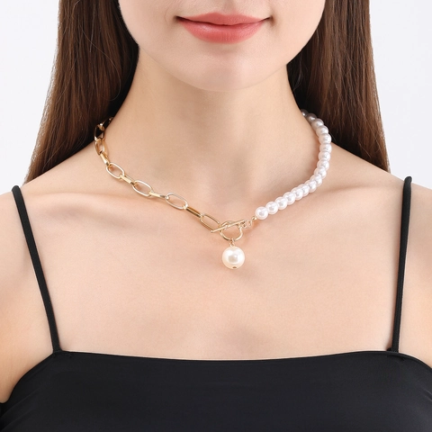 Women Fashion Alloy Artificial Pearl Stitching Necklace Gold Chain Retro OT Buckle Beaded Clavicle Chain Jewelry Decoration