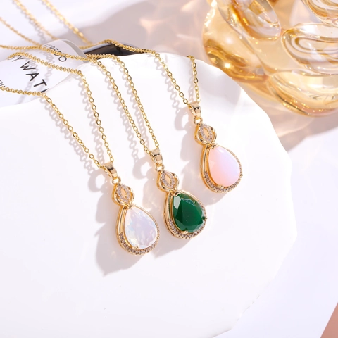 Titanium Steel Teardrop Pendant Necklace Women Teardrop Faux Opal Rhinestone Gold Plated Clavicle Chain Elegant Fashion Jewelry
